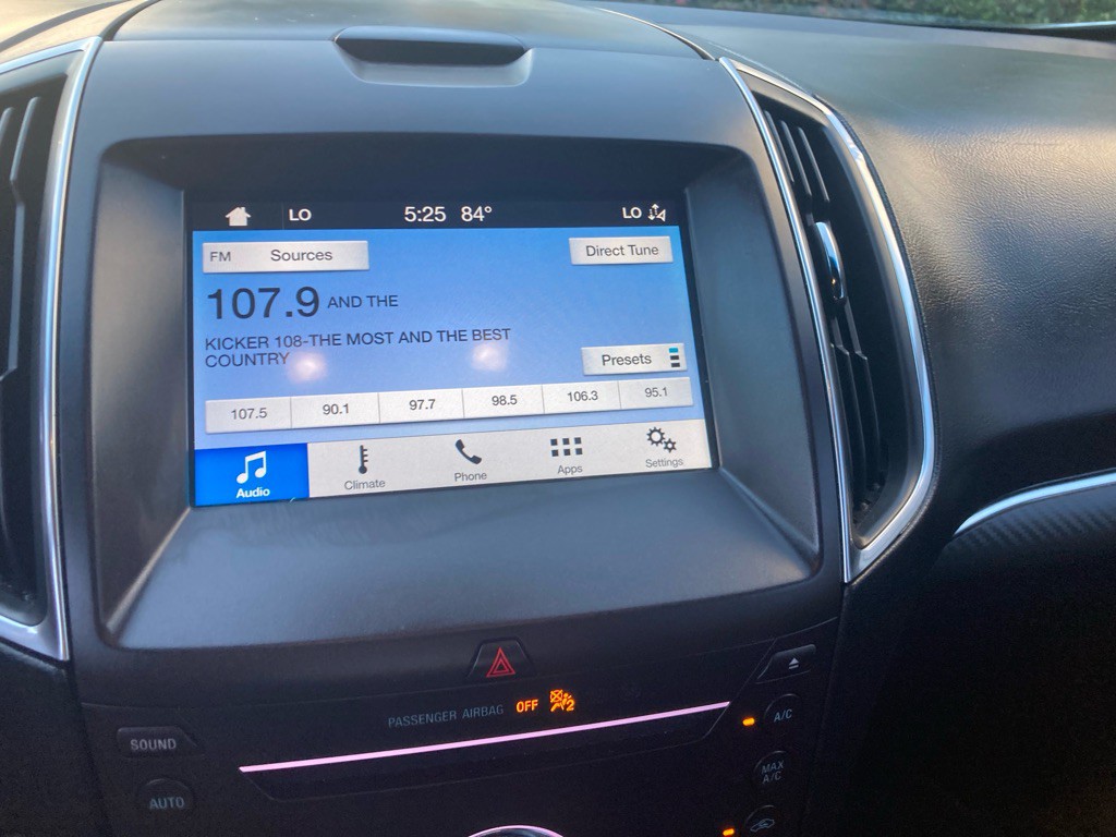 2019 Ford Edge Image 10