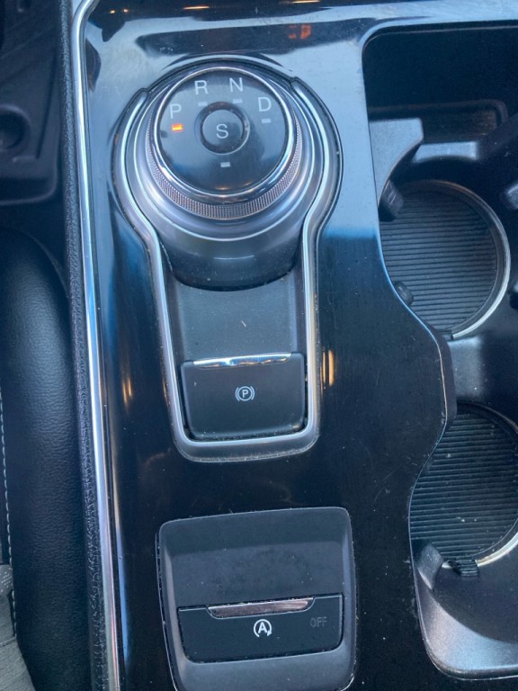 2019 Ford Edge Image 13