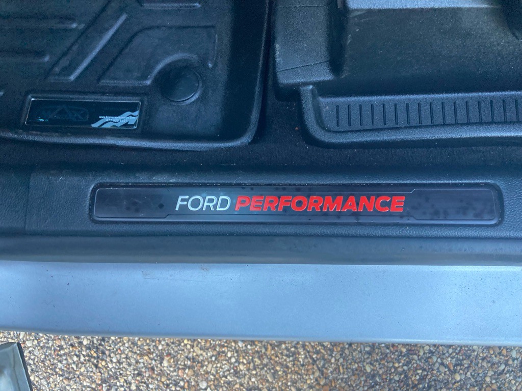 2019 Ford Edge Image 17