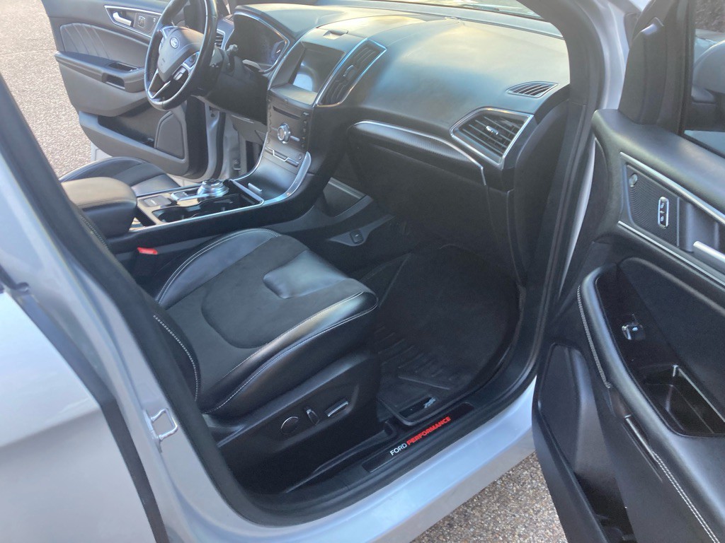 2019 Ford Edge Image 19