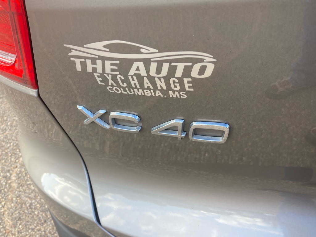 2022 Volvo XC40 Image 22