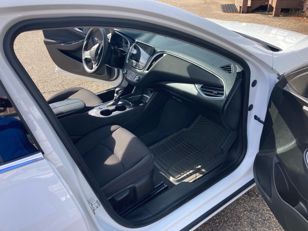 2023 Chevrolet Malibu Image 9