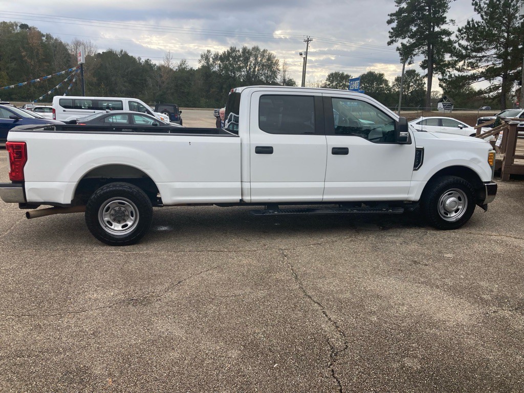 2017 Ford F-250 Image 2