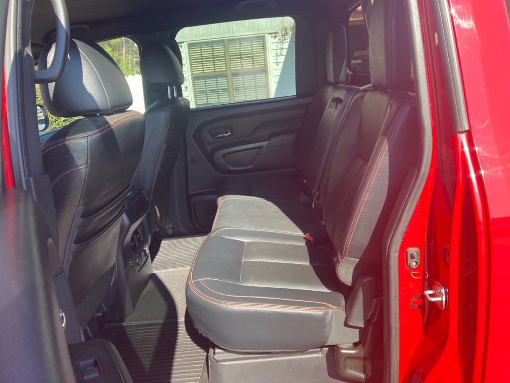 2021 Nissan Titan Image 9
