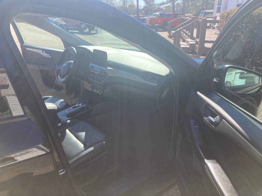 2022 Ford Escape Image 9