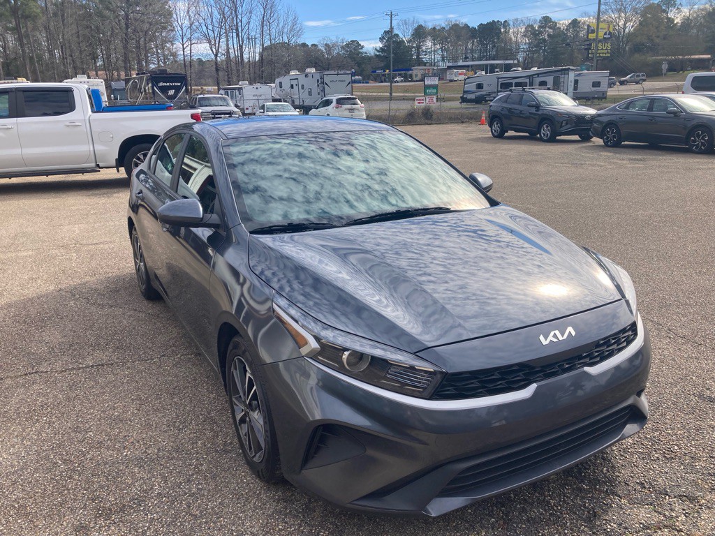 2023 Kia Forte Image 4