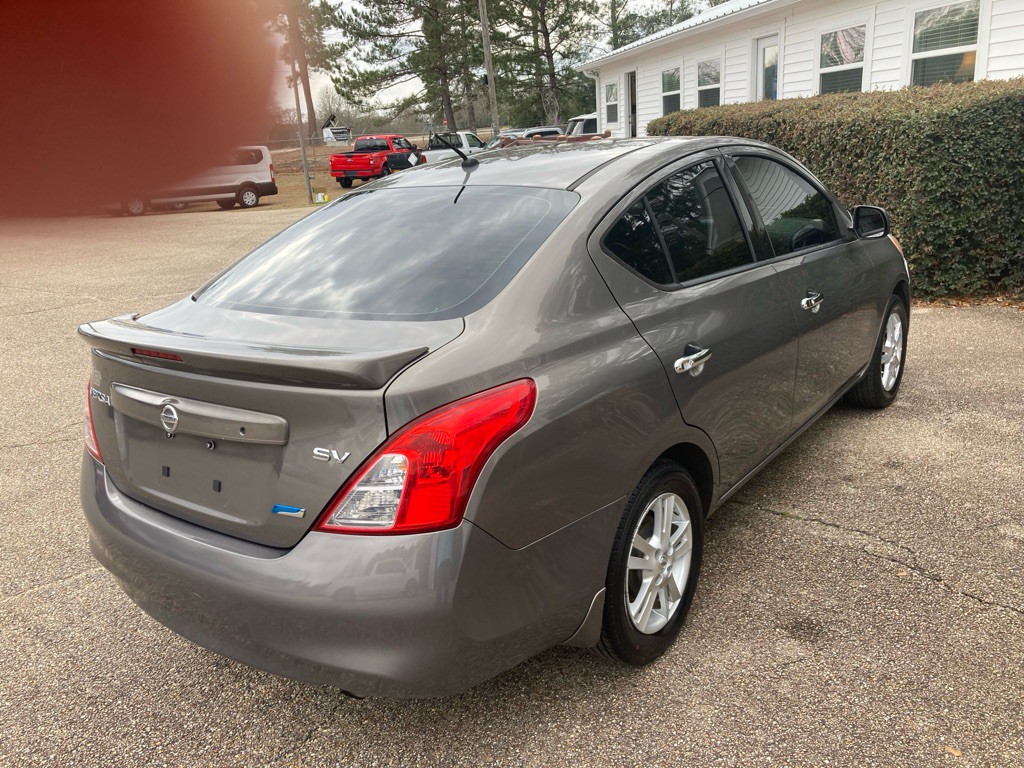 2014 Nissan Versa Image 6