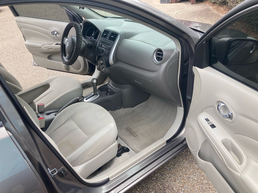 2014 Nissan Versa Image 9