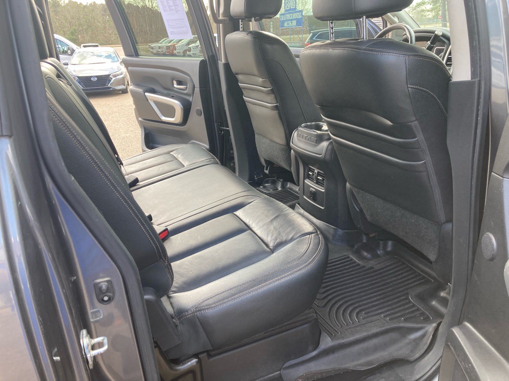 2017 Nissan Titan Image 10