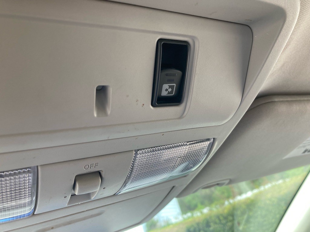 2017 Nissan Titan Image 18