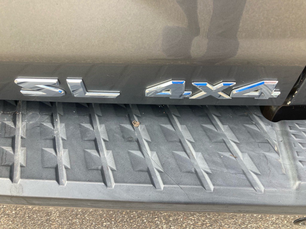 2017 Nissan Titan Image 24