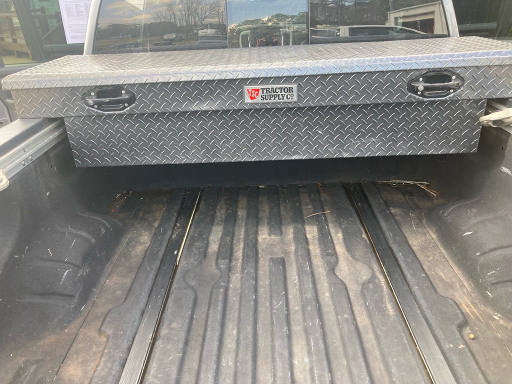 2017 Nissan Titan Image 25