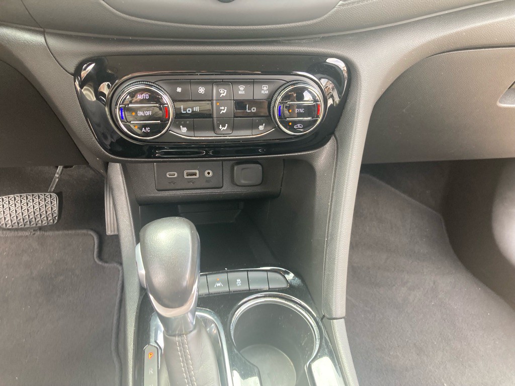 2022 Buick Enclave Image 16