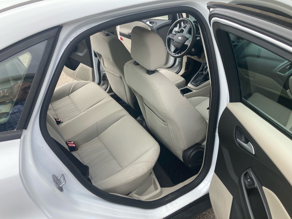 2015 Ford Focus Image 10