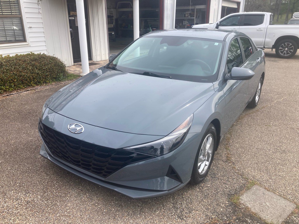 2022 Hyundai Elantra Image 3