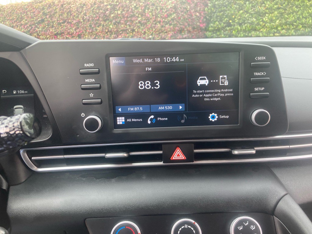 2022 Hyundai Elantra Image 13