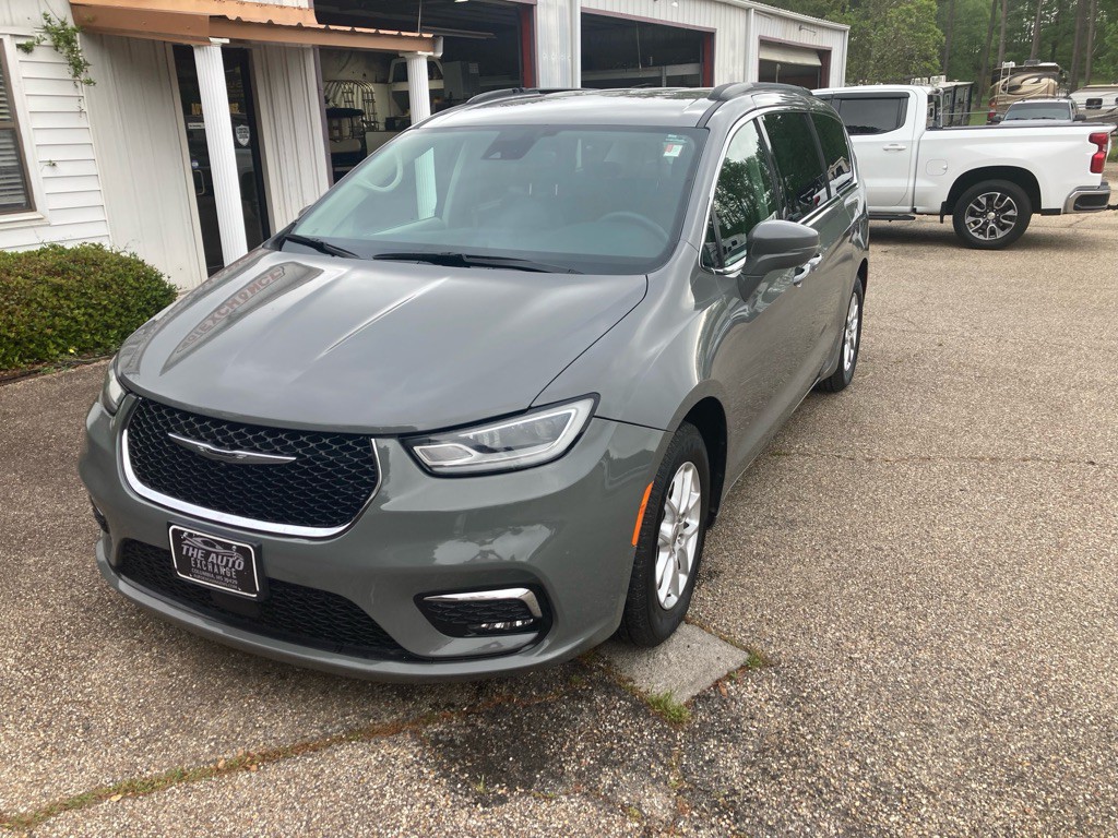 2022 Chrysler Pacifica Image 3