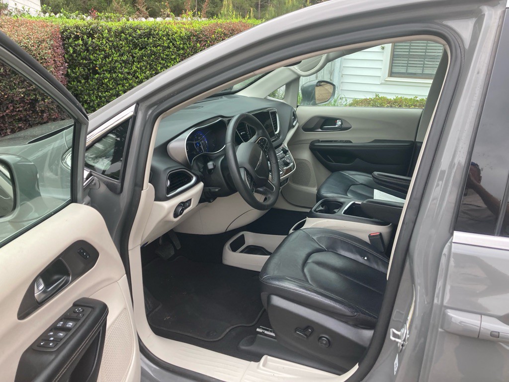 2022 Chrysler Pacifica Image 7