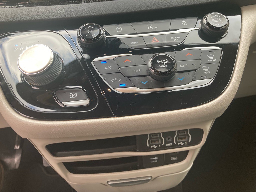 2022 Chrysler Pacifica Image 26