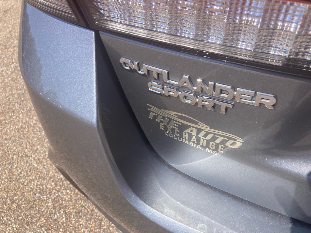 2023 Mitsubishi Outlander Image 19