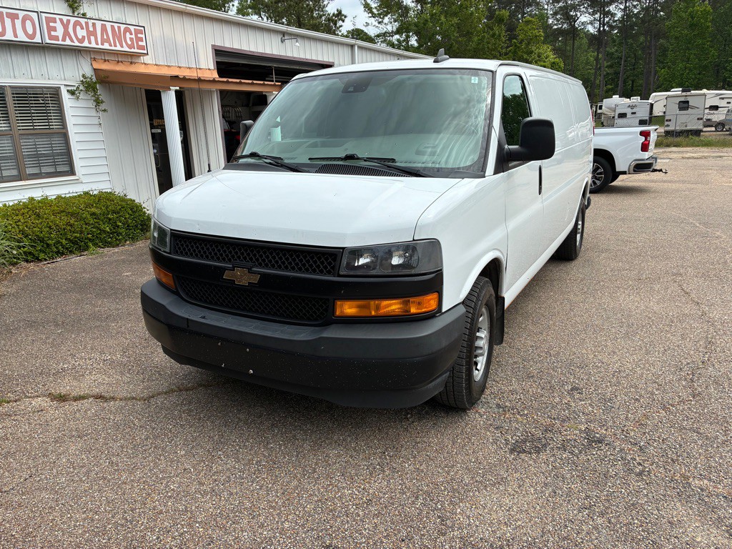 2020 Chevrolet Express Image 3