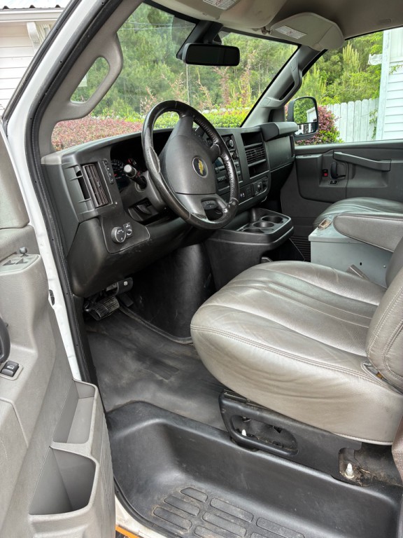 2020 Chevrolet Express Image 5
