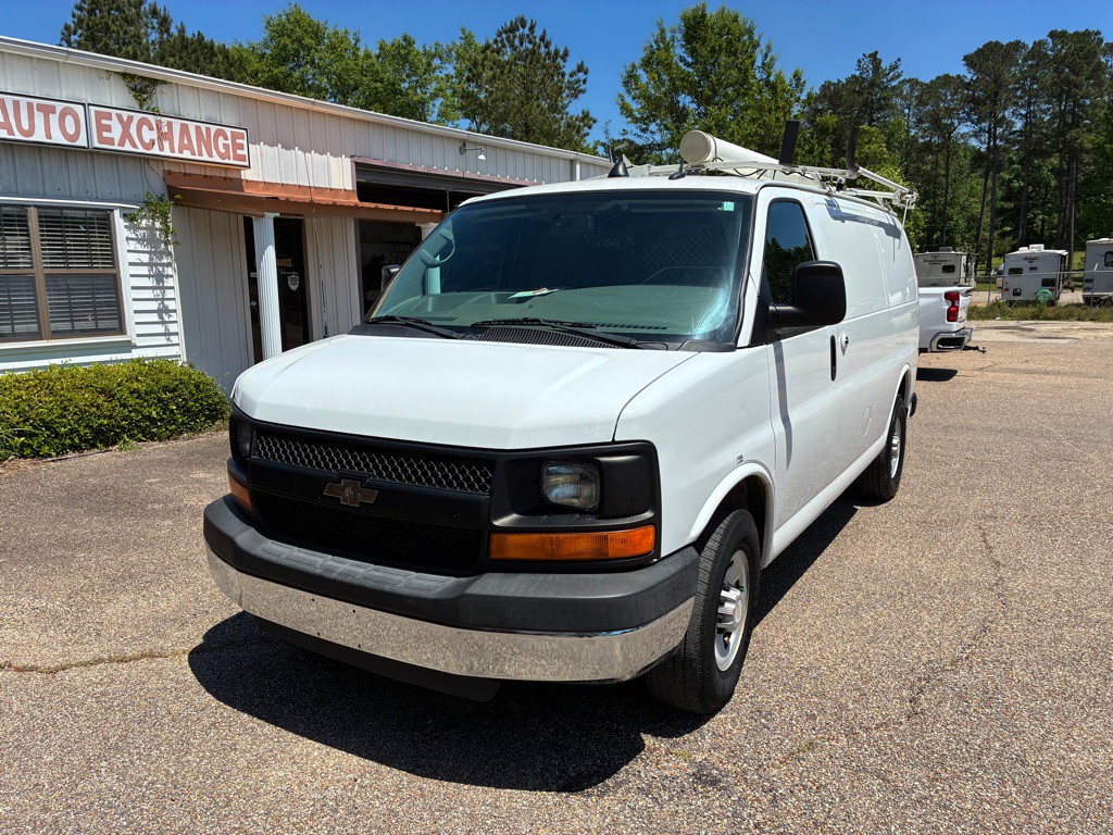 2014 Chevrolet Express Image 3