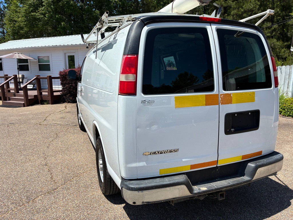 2014 Chevrolet Express Image 5