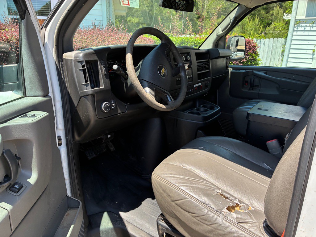 2014 Chevrolet Express Image 8