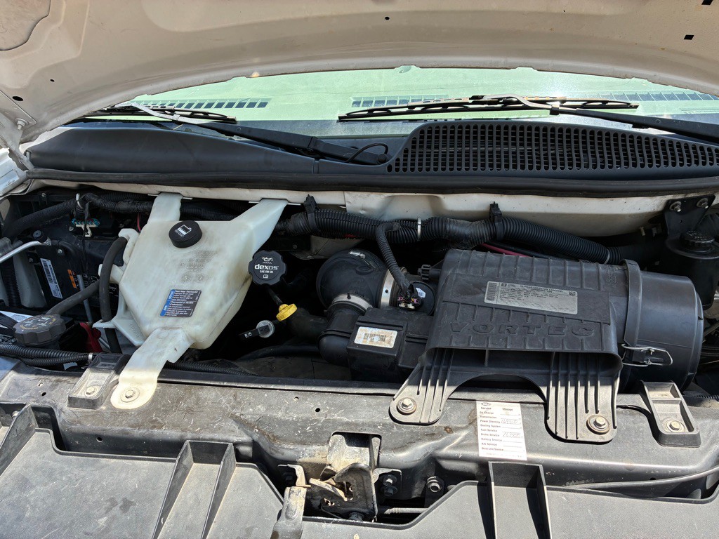 2014 Chevrolet Express Image 18