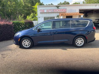 Image for 2020 Chrysler Voyager LX ID: 7399334