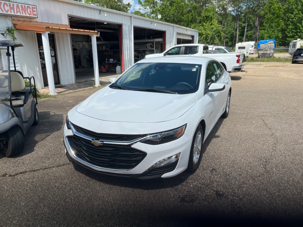 2024 Chevrolet Malibu Image 3