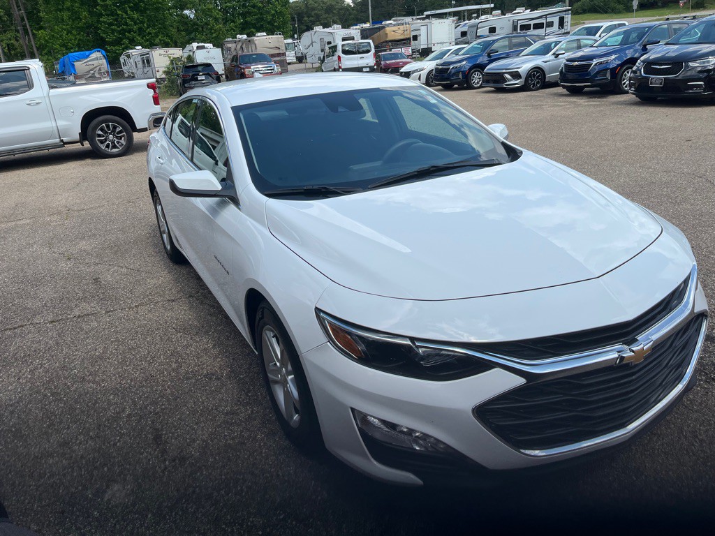 2024 Chevrolet Malibu Image 4