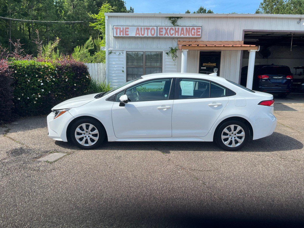 2023 Toyota Corolla Image 1