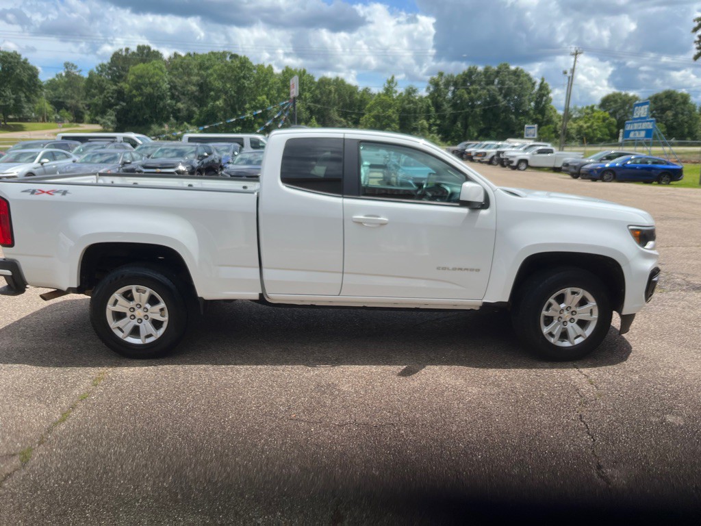 2022 Chevrolet Colorado Image 2