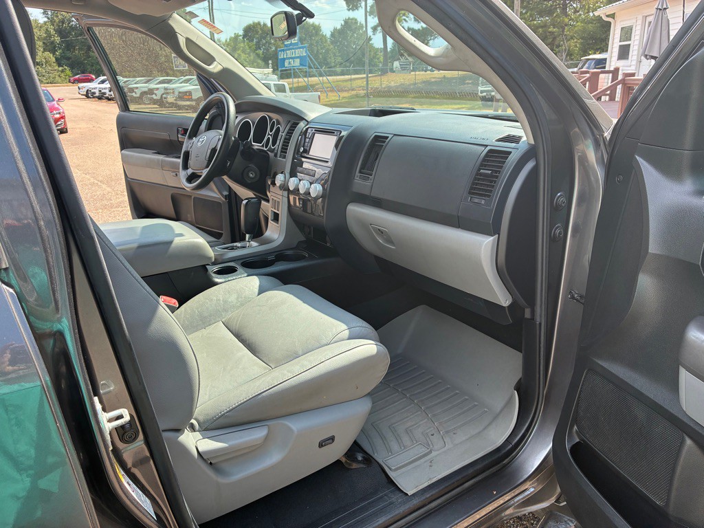 2013 Toyota Tundra Image 10