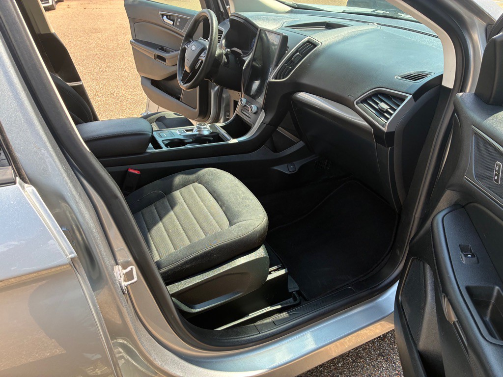 2022 Ford Edge Image 8