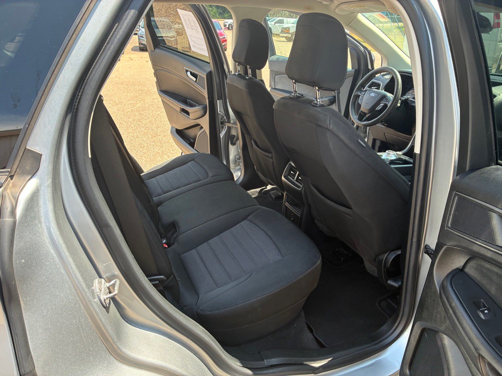 2022 Ford Edge Image 9