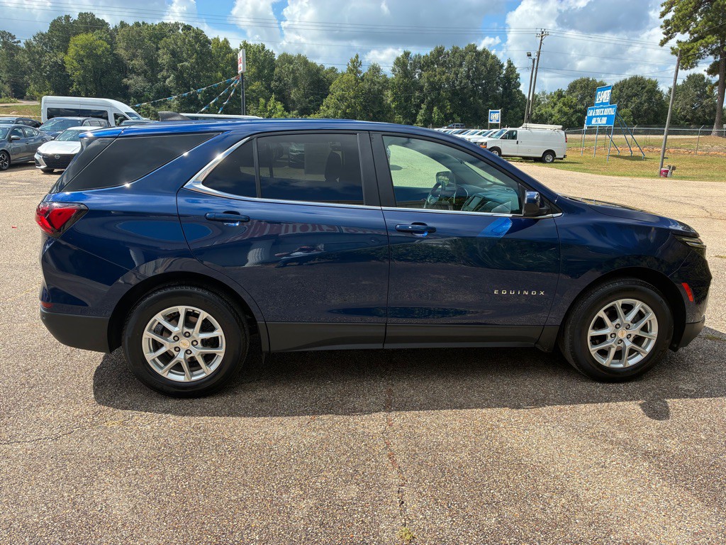 2023 Chevrolet Equinox Image 2