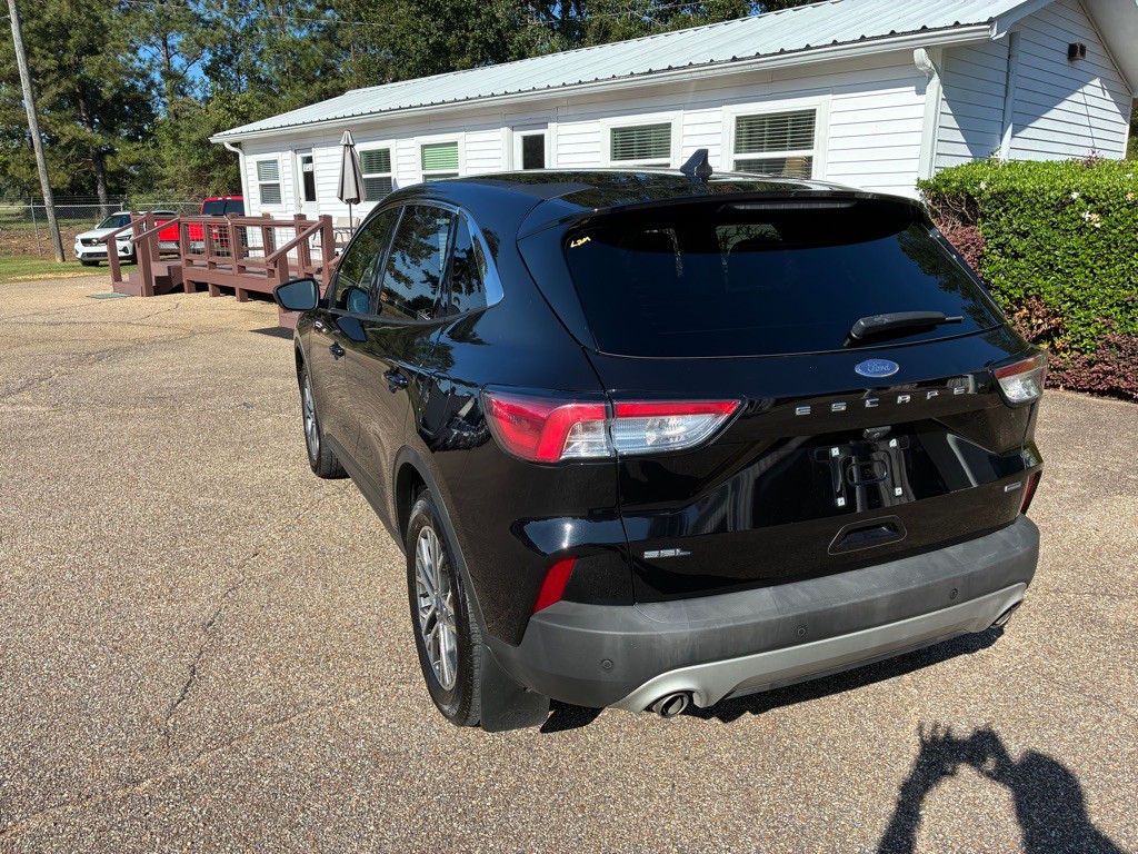 2022 Ford Escape Image 5