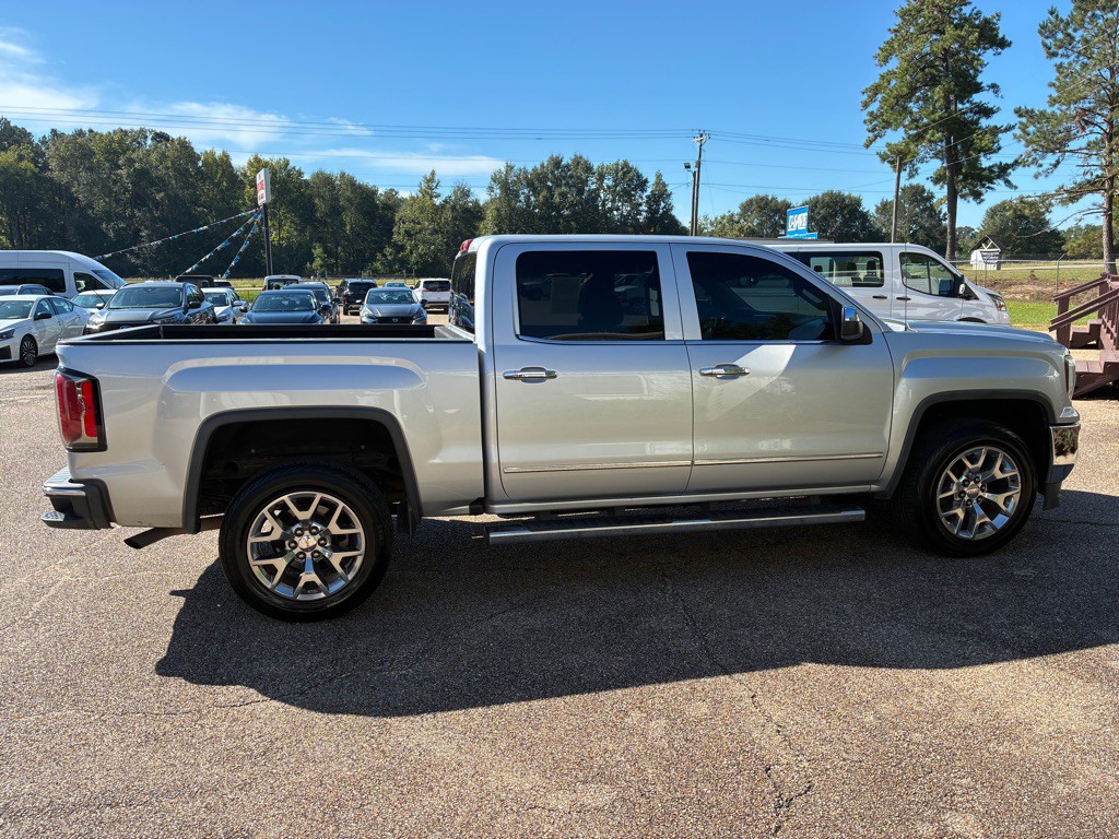 2018 GMC Sierra Image 2