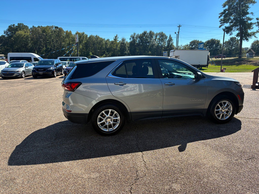 2023 Chevrolet Equinox Image 2