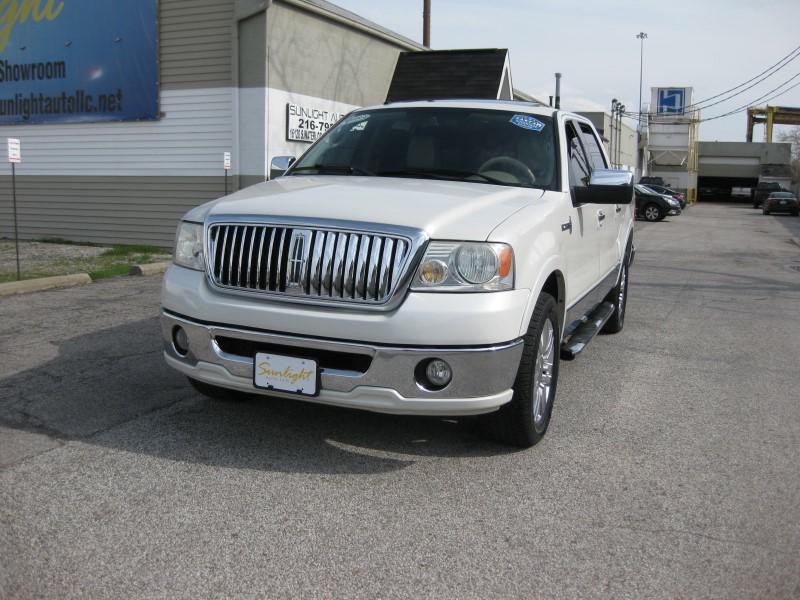 2006 Lincoln Mark LT Image 3