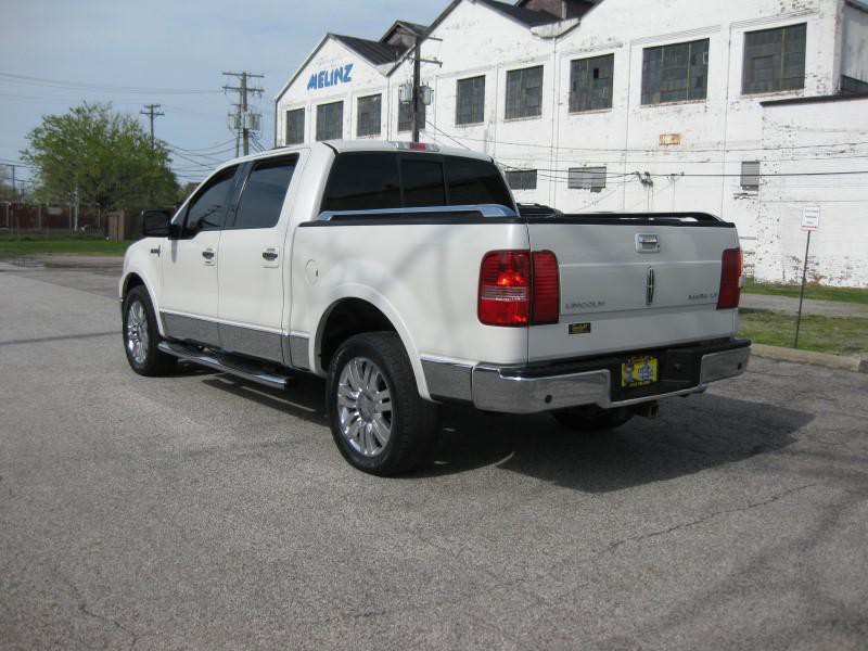 2006 Lincoln Mark LT Image 9