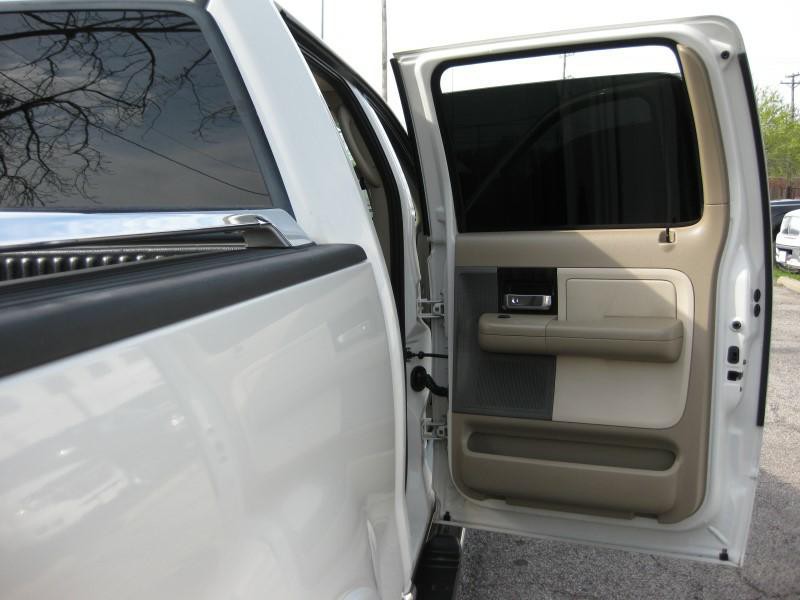 2006 Lincoln Mark LT Image 16