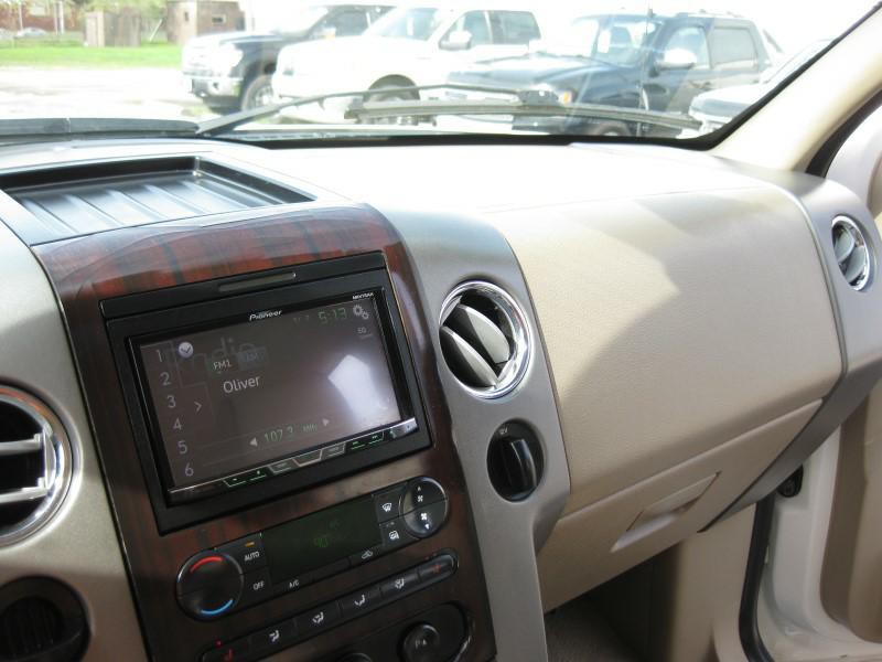 2006 Lincoln Mark LT Image 25