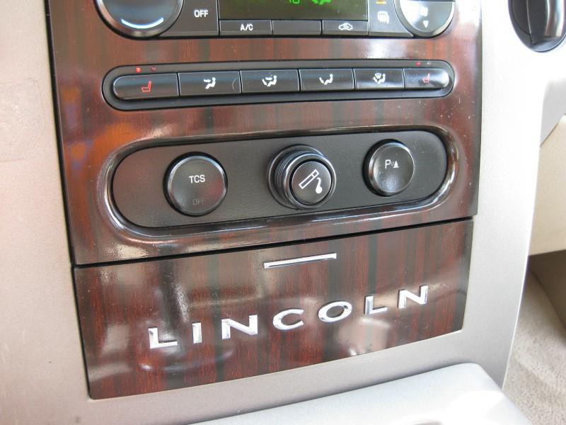 2006 Lincoln Mark LT Image 27
