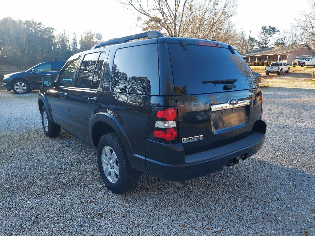 2010 Ford Explorer Image 4