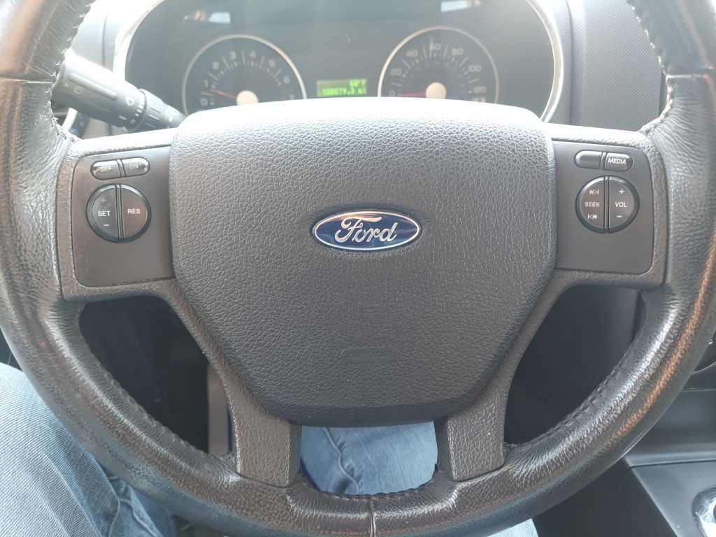 2010 Ford Explorer Image 15
