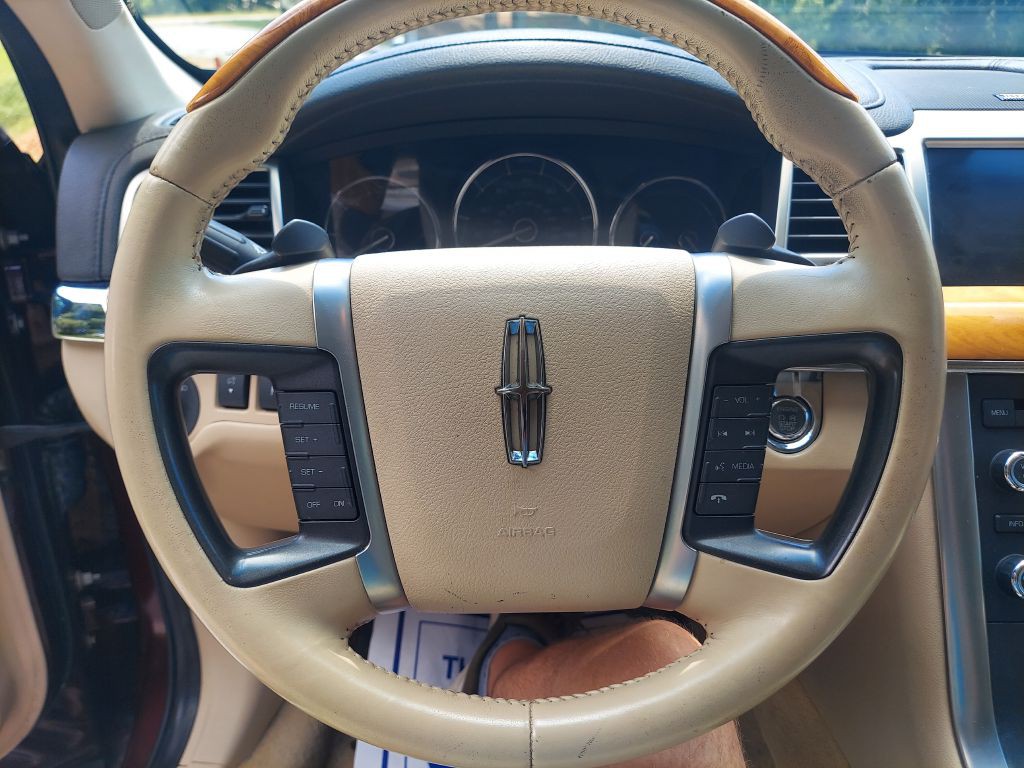 2012 Lincoln MKS Image 14